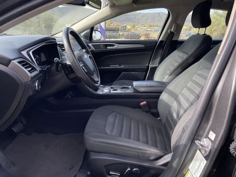Used 2019 Ford Fusion SE image 14