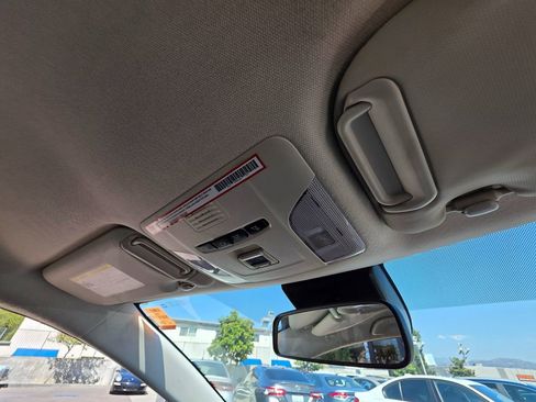 Used 2022 Toyota Corolla LE image 18