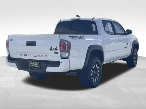 Used 2021 Toyota Tacoma TRD Off-Road w/ TRD Premium Off Road Package AWD/4WD image 3