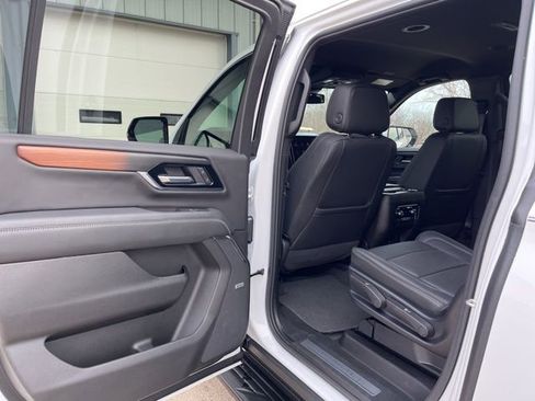 Used 2025 GMC Yukon XL Denali image 23