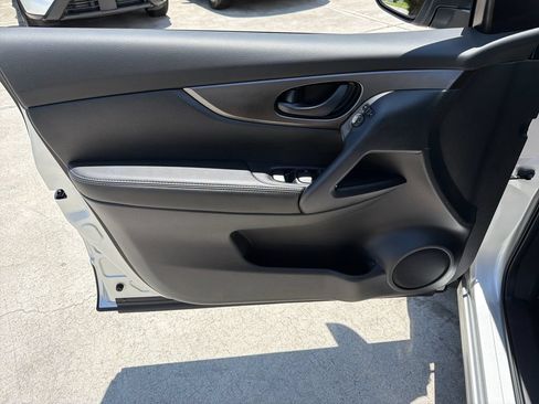 Used 2022 Nissan Rogue Sport S FWD image 14