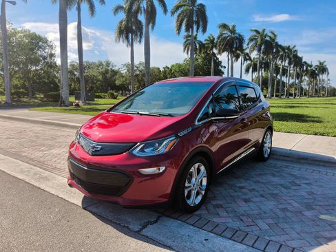 Used 2017 Chevrolet Bolt LT FWD image 3
