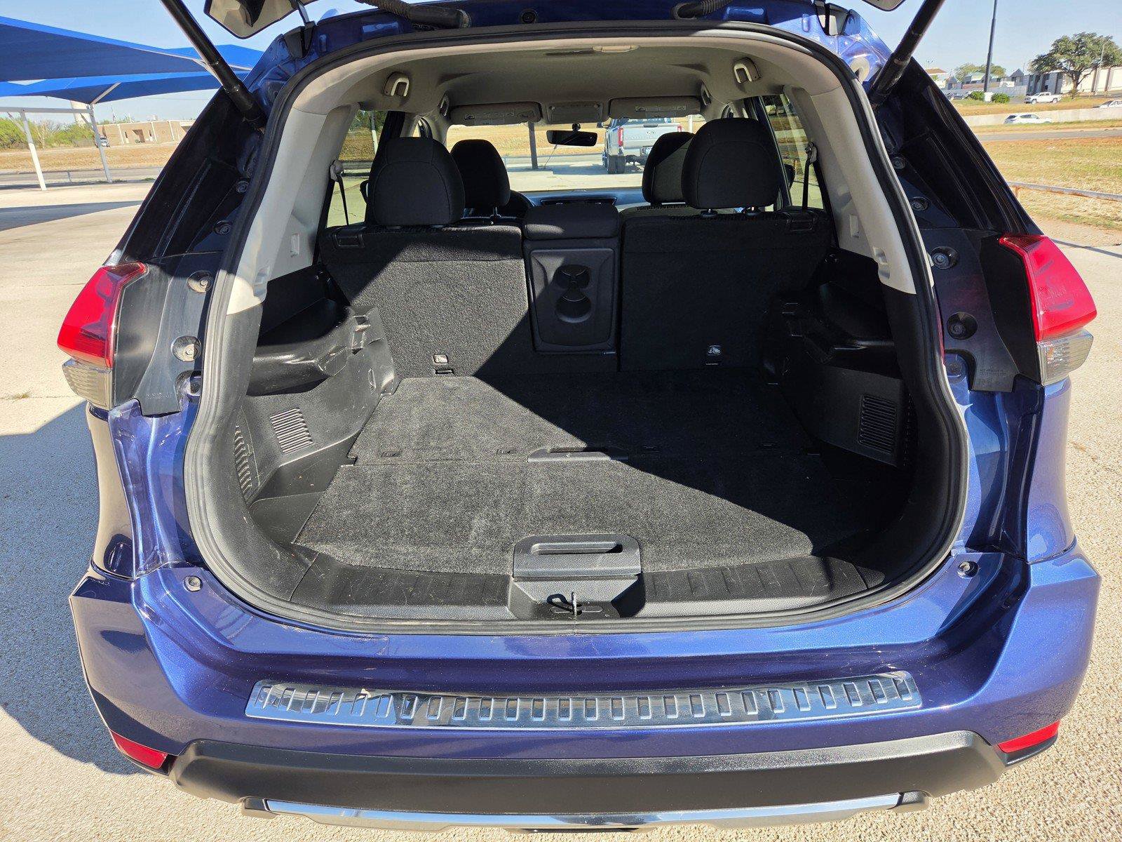 Used 2018 Nissan Rogue SV FWD image 27
