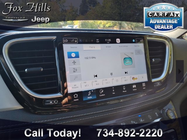 Certified 2025 Chrysler Pacifica Limited w/ Uconnect Theater Family Group FWD image 24