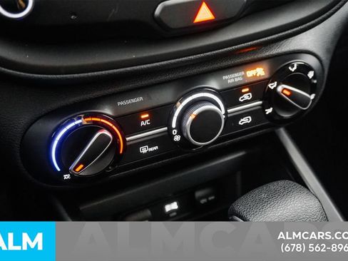 Used 2025 Kia Soul LX w/ LX Technology Package FWD image 31