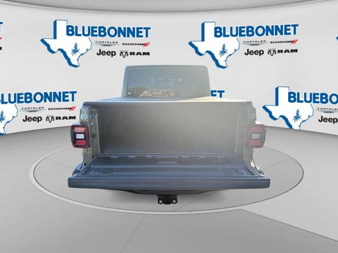 Used 2025 Jeep Gladiator Mojave AWD/4WD image 23