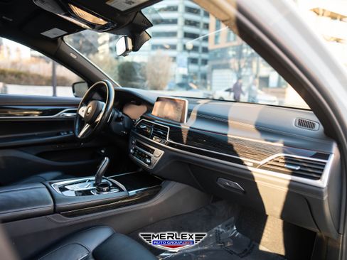 Used 2020 BMW 750i xDrive w/ Executive Package image 15