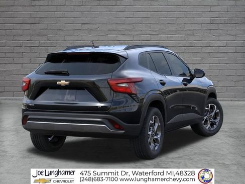 New 2026 Chevrolet Trax LT w/ Driver Confidence Package FWD image 4