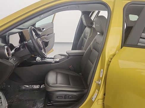 Used 2025 Chevrolet Trax ACTIV image 13