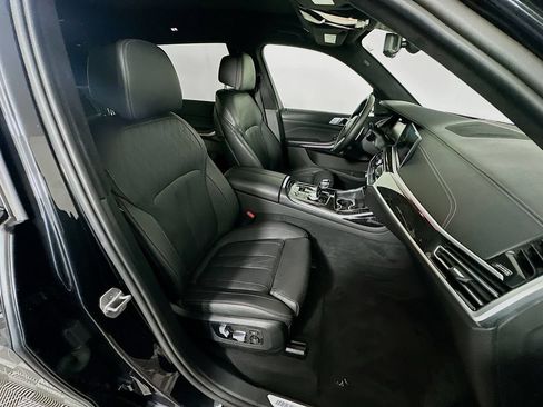 Used 2022 BMW X7 M50i w/ Dynamic Handling Package AWD/4WD image 30