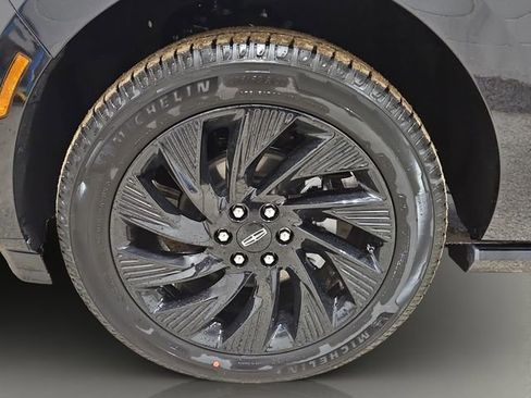 New 2026 Lincoln Navigator L Reserve w/ Jet Appearance Package image 19