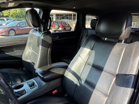Used 2018 Jeep Grand Cherokee Limited AWD/4WD image 23