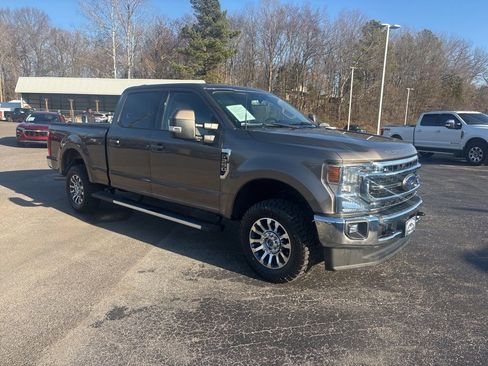 Used 2022 Ford F250 Lariat image 2