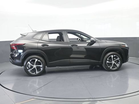 Used 2025 Chevrolet Trax RS w/ Driver Confidence Package FWD image 7