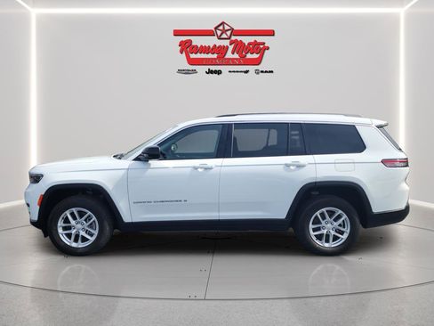 Used 2023 Jeep Grand Cherokee L Laredo w/ Luxury Tech Group I image 2
