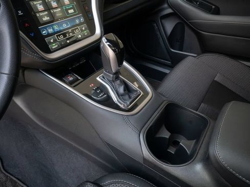 Certified 2025 Subaru Outback Premium AWD/4WD image 10