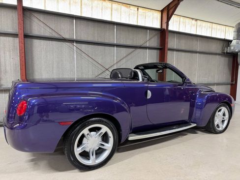Used 2004 Chevrolet SSR w/ Preferred Equipment Group RWD image 35