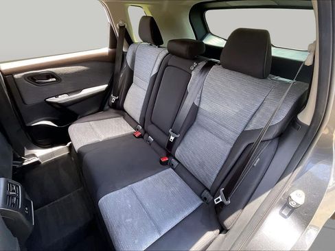Used 2023 Nissan Rogue SV FWD image 19