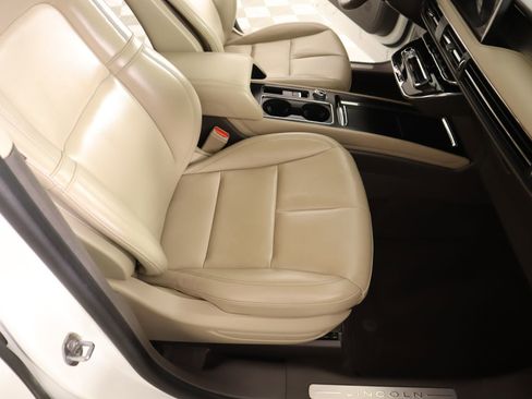 Certified 2024 Lincoln Corsair FWD image 13