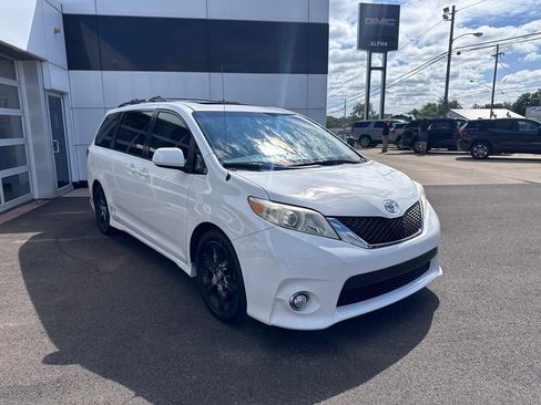 Used 2012 Toyota Sienna SE FWD image 10