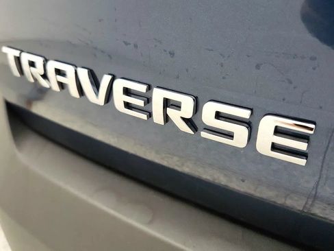 Used 2023 Chevrolet Traverse LS FWD image 35