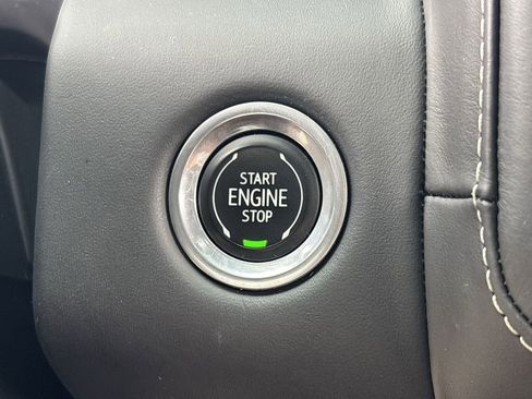 Used 2023 GMC Yukon XL Denali Ultimate image 17