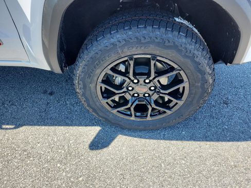 New 2026 GMC Canyon AT4 w/ Technology Plus Package image 5