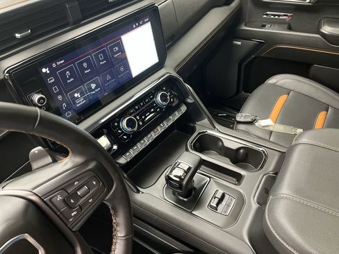 Certified 2024 GMC Sierra 1500 AT4 w/ Technology Package image 18