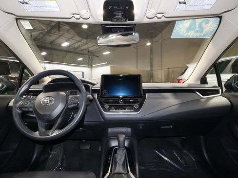 Used 2024 Toyota Corolla LE image 27