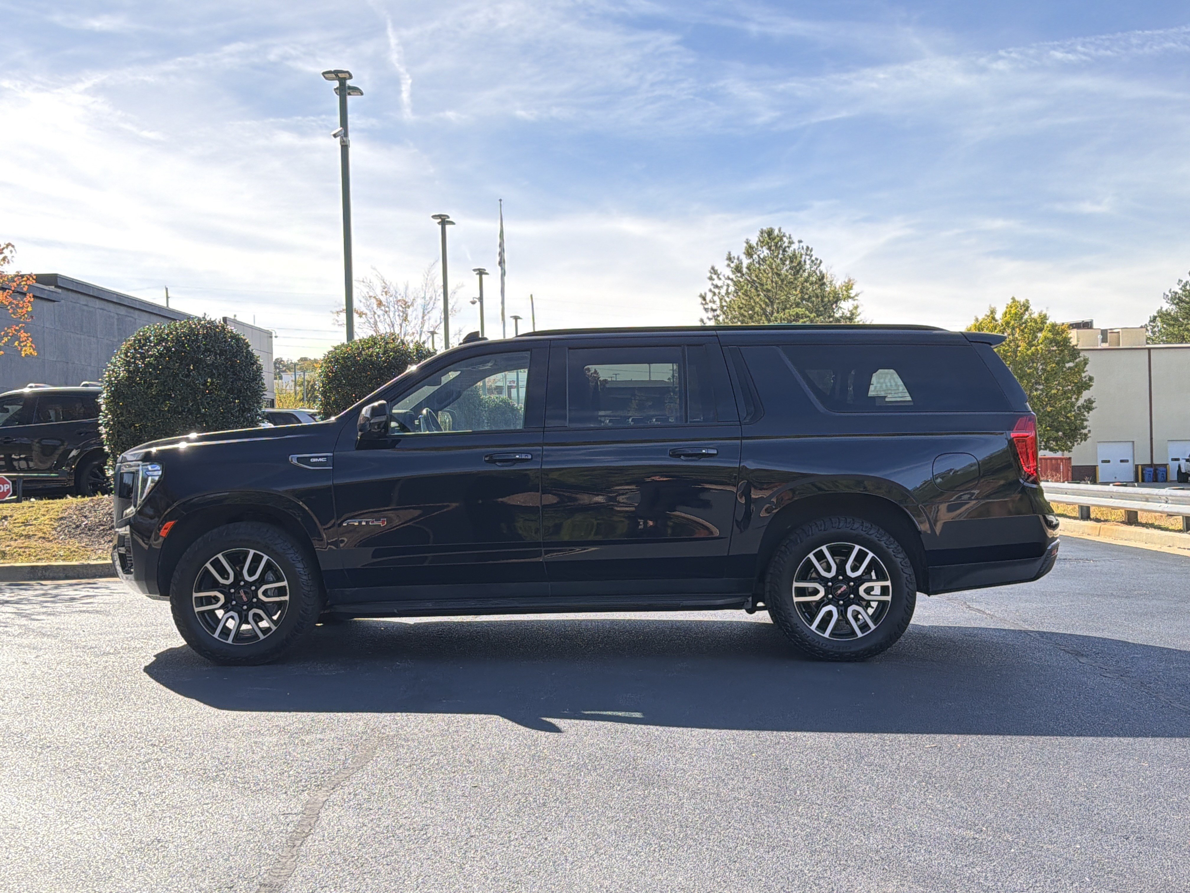 Used 2021 GMC Yukon XL AT4 w/ Rear Media and Nav Package AWD/4WD image 12