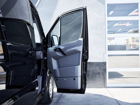 Used 2017 Mercedes-Benz Sprinter 3500 image 17