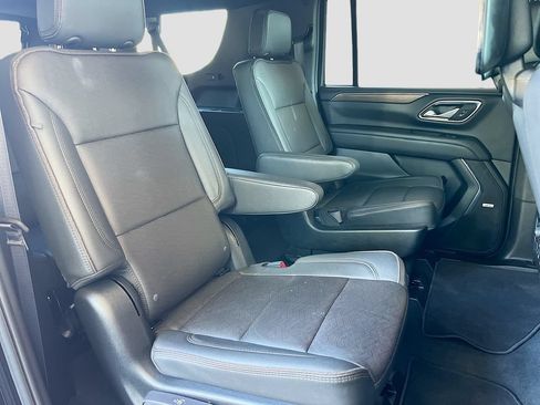 Used 2024 Chevrolet Suburban High Country AWD/4WD image 30
