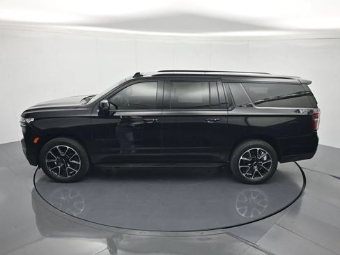 Used 2022 Chevrolet Suburban RST w/ Luxury Package RWD image 40