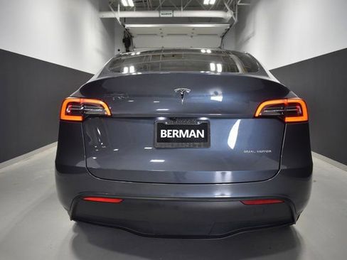 Used 2023 Tesla Model Y Long Range image 9