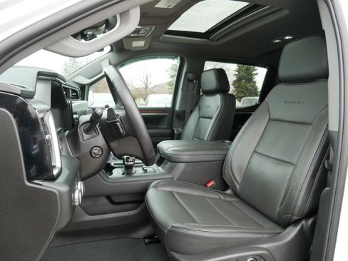 Used 2024 GMC Sierra 1500 Denali AWD/4WD image 35