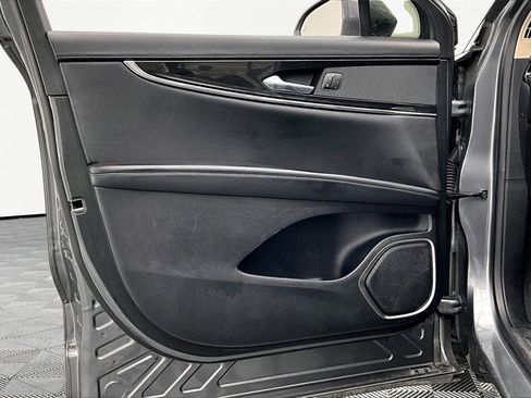 Used 2022 Lincoln Nautilus FWD image 23