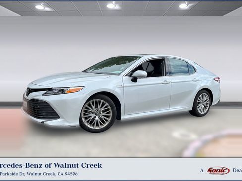Used 2020 Toyota Camry XLE w/ Driver Assist Package FWD image 1