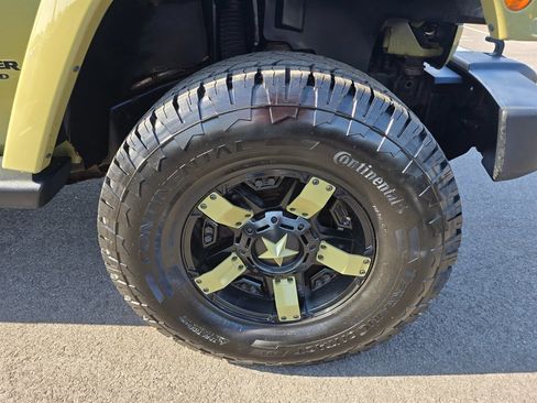 Used 2013 Jeep Wrangler Unlimited Sahara w/ Connectivity Group image 23