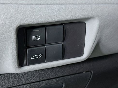 Used 2022 Toyota Highlander XLE image 10