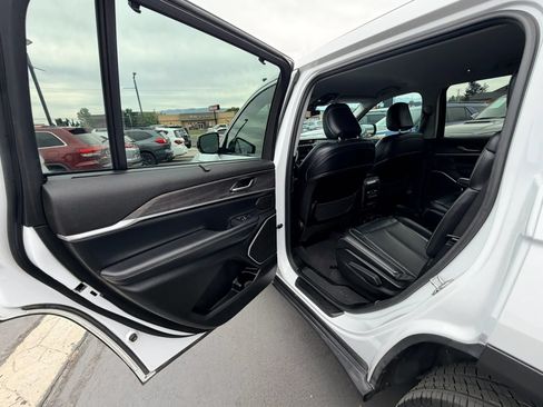 Used 2021 Jeep Grand Cherokee L Limited w/ Luxury Tech Group II AWD/4WD image 21