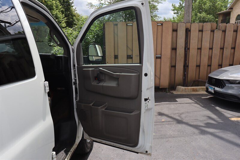 Used 2018 Chevrolet Express 3500 LT w/ LT Preferred Equipment Group RWD image 19
