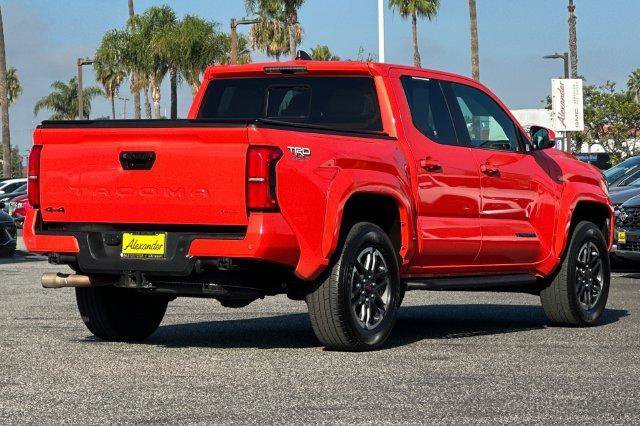 Used 2024 Toyota Tacoma TRD Sport w/ TRD Sport Upgrade Package AWD/4WD image 4
