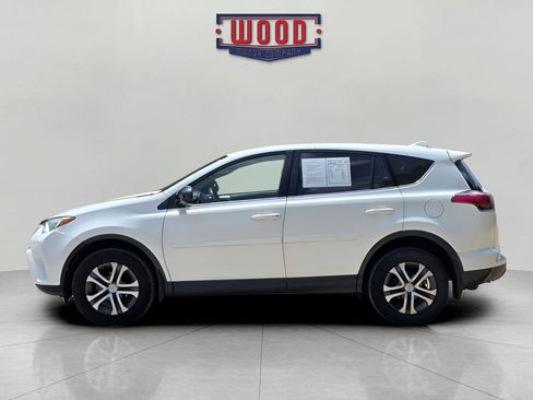Used 2017 Toyota RAV4 LE FWD image 4