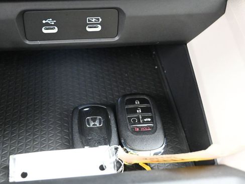 Certified 2023 Honda Accord EX image 19