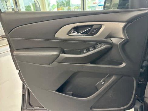Used 2023 Chevrolet Traverse LT image 20