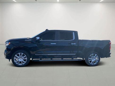 Certified 2022 Chevrolet Silverado 1500 High Country w/ High Country Premium Package image 3