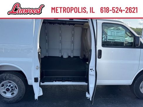 New 2025 GMC Savana 2500 w/ Driver Convenience Package image 10