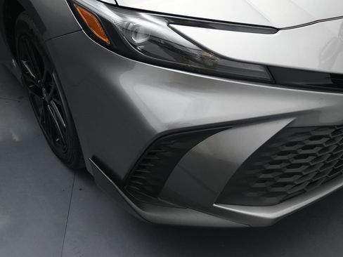 Used 2025 Toyota Camry SE image 30