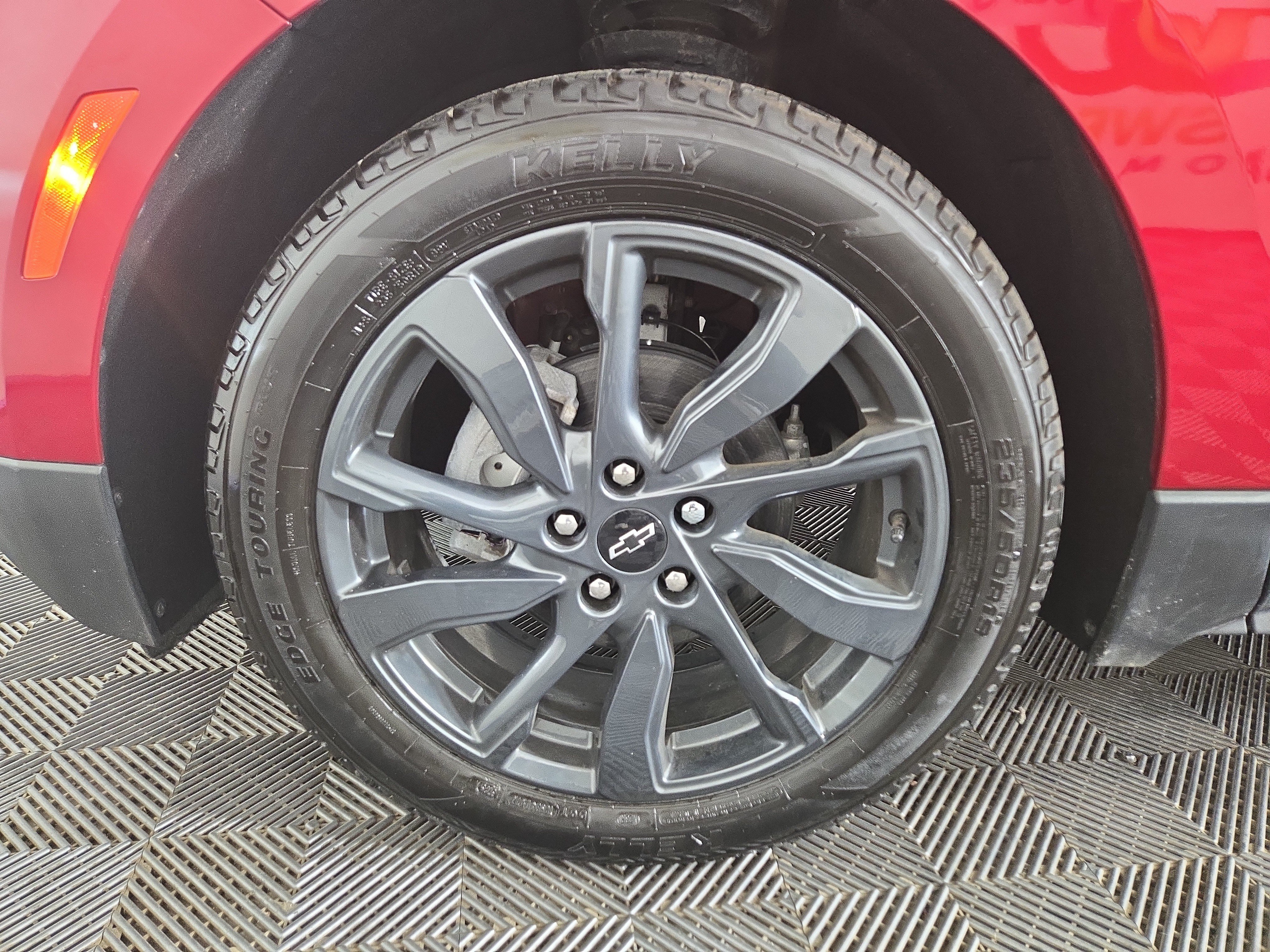Certified 2023 Chevrolet Equinox RS FWD image 32