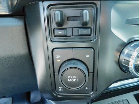 New 2026 Ford F250 Lariat w/ Black Appearance Package image 32